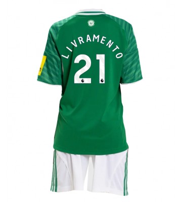 Newcastle United Tino Livramento #21 Replik Auswärtstrikot Kinder 2025-26 Kurzarm (+ Kurze Hosen)